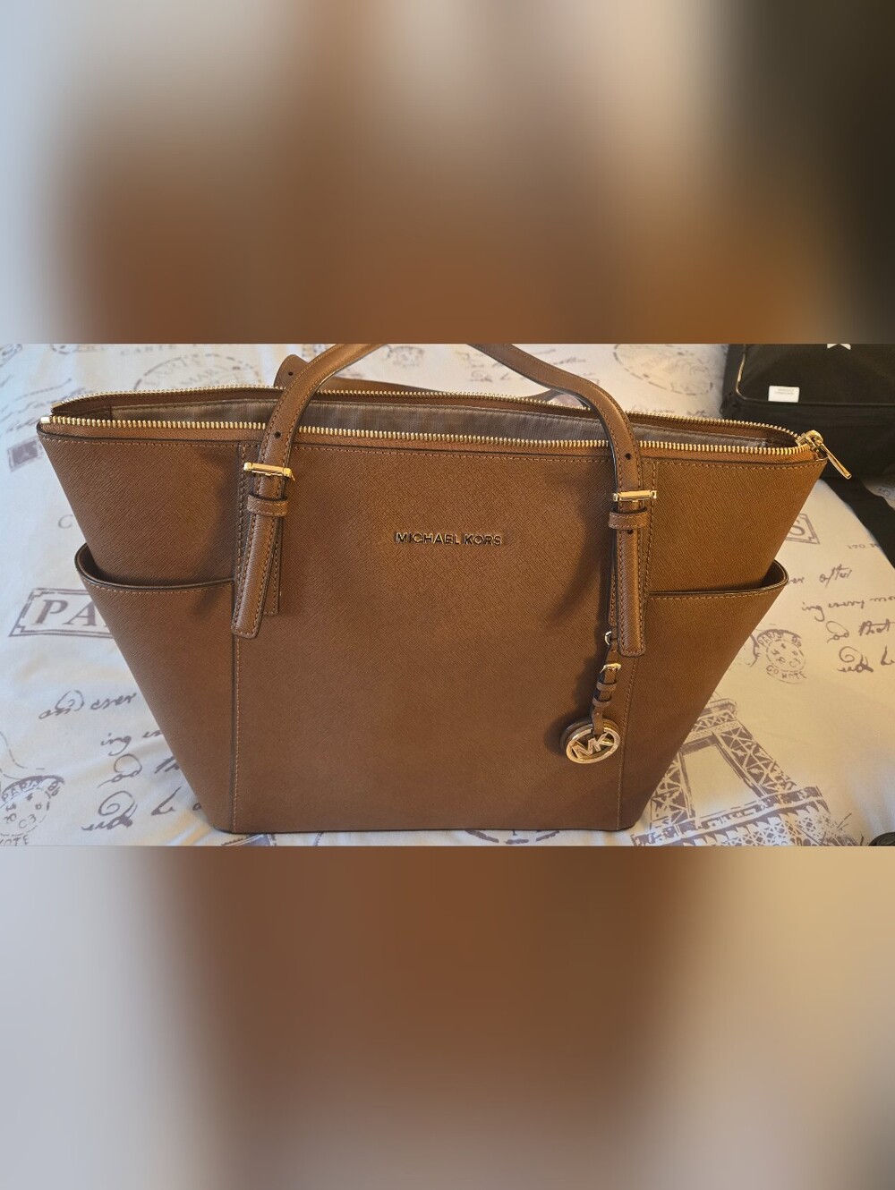 Michael Kors Jet Set Travel Top-Zip Saffiano Leather Tote Saffiano Leather Tote